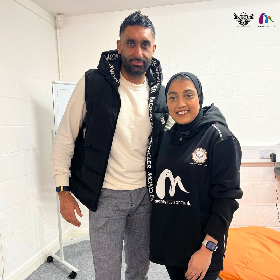 BoltonUnitedFC's tweet photo. Sunny Gill x BUFC 🤝

An inspiring evening with Elite Development Referee Sunny Singh Gill, our amazing club volunteers, and members of @FA_PGMOL ⚽️

Swipe to check out some highlights from the night 📸 https://t.co/EzeBEgORk4