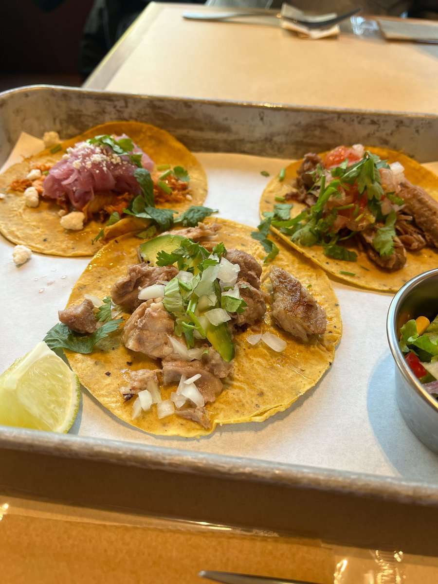 yt0486's tweet photo. 美味しいタコスでした🌮✨
#下北沢
#Kitade Tacos https://t.co/tuJrL7M6QI
