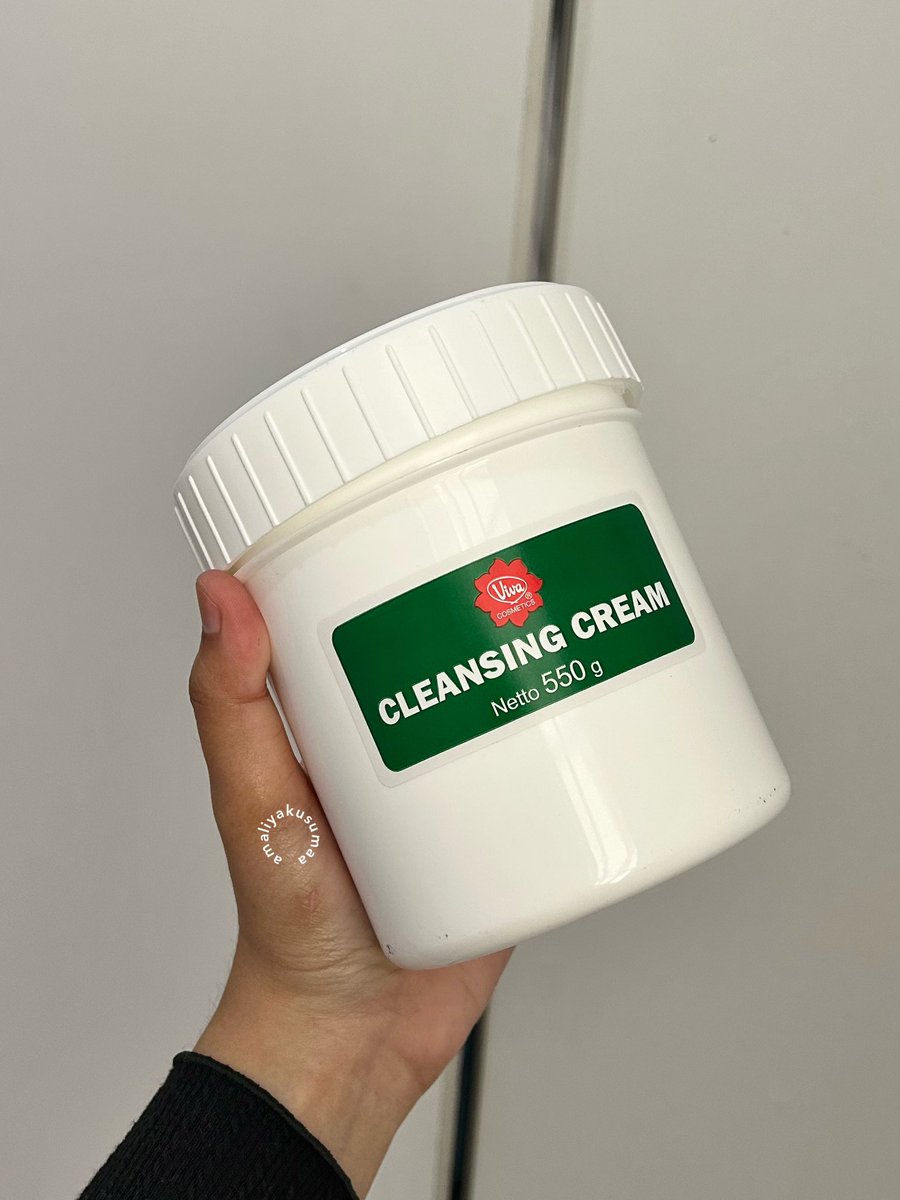 amaliyakusumaa's tweet image. 2025 memulai habit baru; beli skincare GENTONG aja.... karena lebih HEMAT💯👌🏻

setengah liter, setengah kilo, sekilo... bisa abis 6-12 bulan ini mah kataku😭👍🏻
