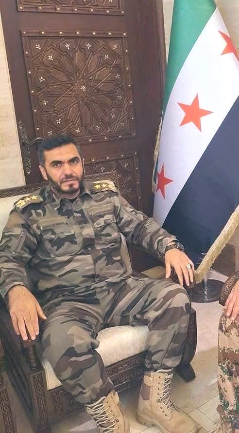 تعيين العميد محمد المنصور مديراً لإدارة شؤون الضباط في وزارة الدفاع في الجمهورية العربية السورية الجديدة.

ينحدر العميد محمد المنصور من مدينة قلعة المضيق الواقعة غرب محافظة حماة، ويعد من أوائل الضباط المنشقين عن النظام السوري السابق. خلال فترة انشقاقه، ترأس قيادة جيش النصر في