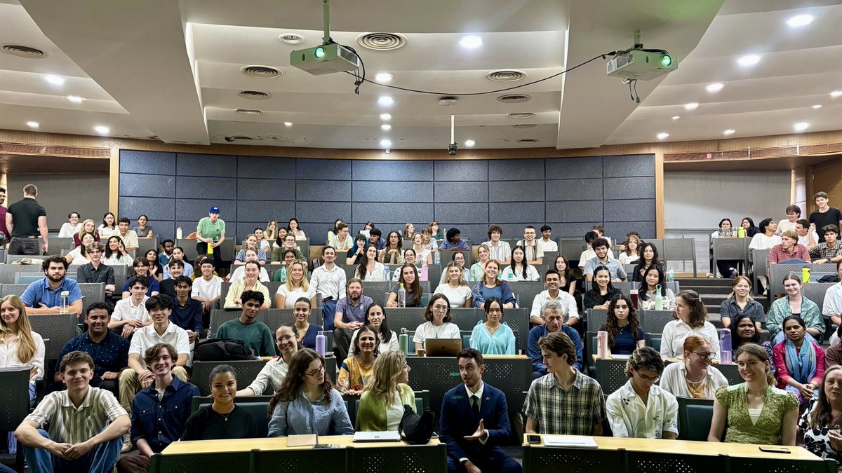 Great insights shared by our Vice Consul with <a href="/MonashUni/">Monash University</a> Global Immersion Program students at <a href="/iitbombay/">IIT Bombay</a>. From 🇦🇺-🇮🇳 trade to energy transition and sustainability, he highlighted key opportunities for collaboration. A Q&amp;A with the next generation of changemakers followed!