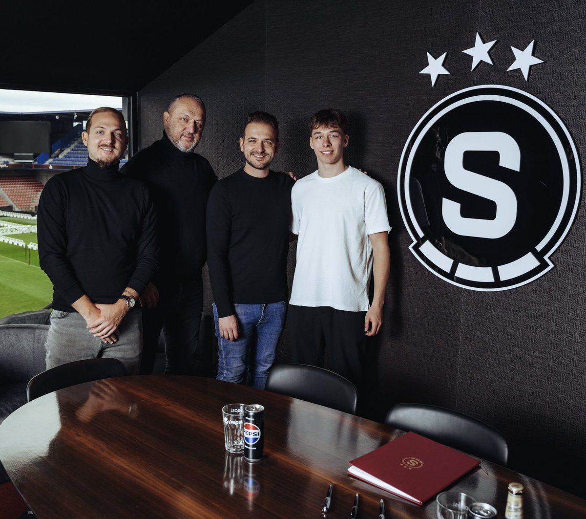 Talentovaný český mládežnický reprezentant Petr Zíka přichází do <a href="/ACSparta_CZ/">AC Sparta Praha</a> , kde podepsal víceletý kontrakt ✅ přichází z <a href="/SK_Dynamo_CB/">SK Dynamo ČB</a>

#globalsports #transfer #prestupy #transfernews #sparta #praha #spartaprague #acs #chanceliga #chanceligacz #football #talent #ceskarepre