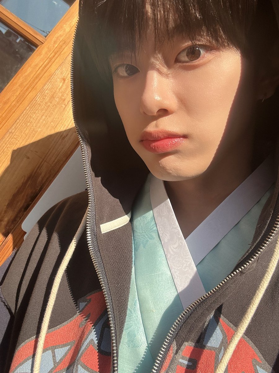 VERIVERY tweet media
