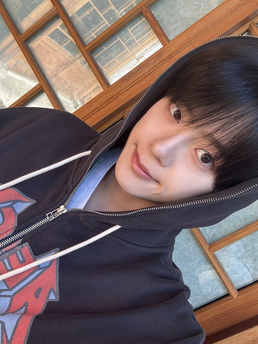 VERIVERY tweet media