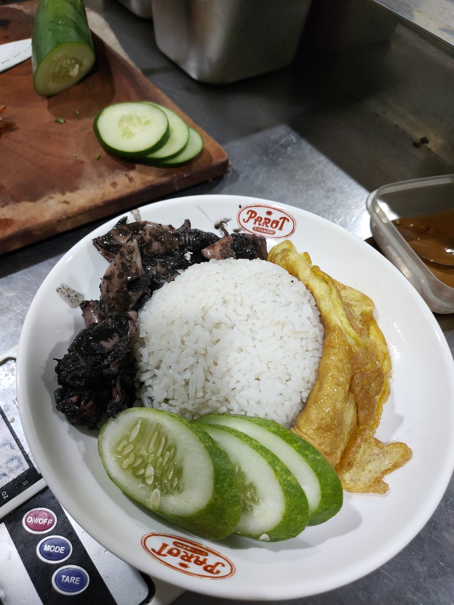 Snikpik next pop up di parot siramami