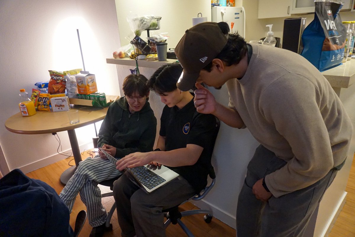 Kyle Jeong tweet media