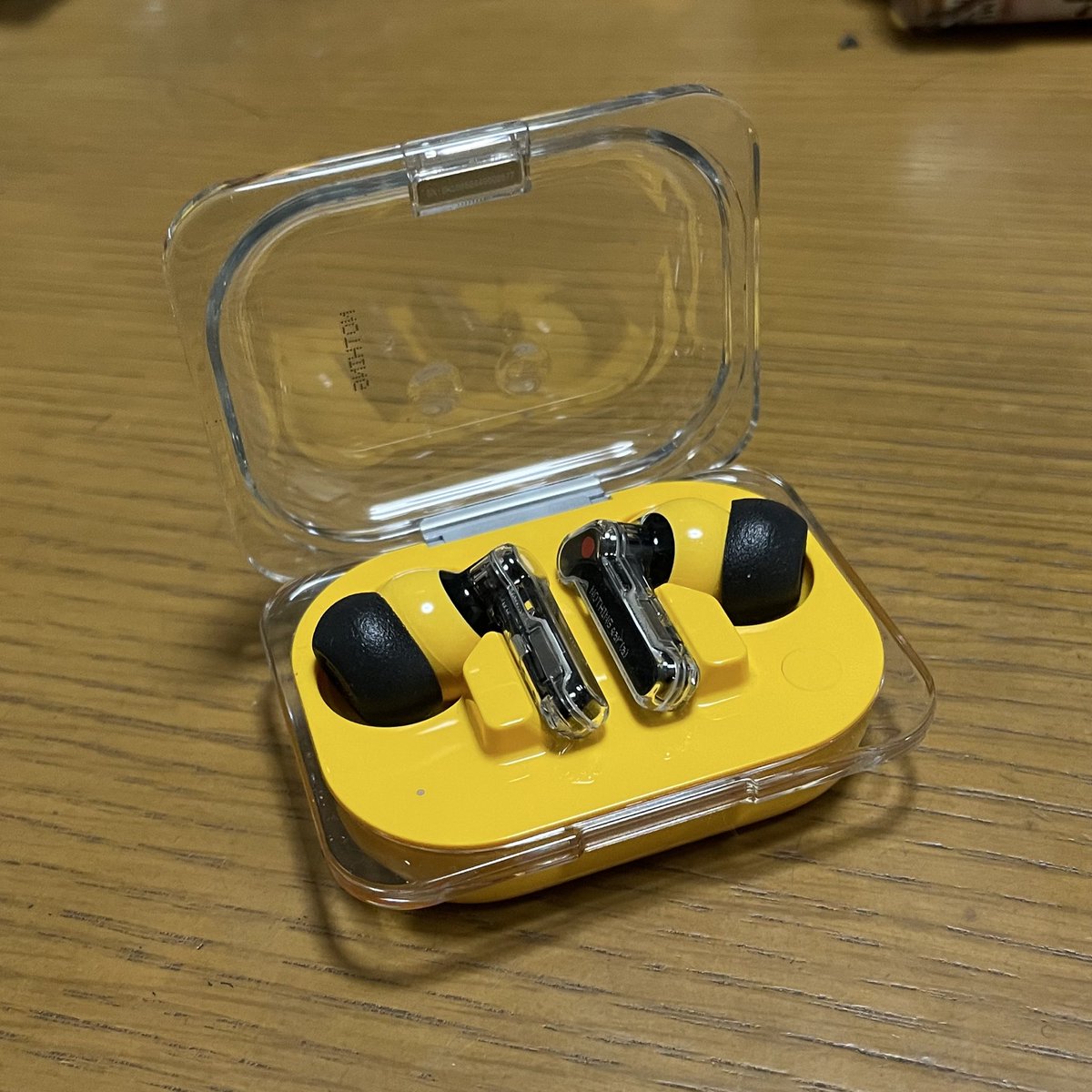 _tanqueray_'s tweet image. 先日購入したNothing ear(a)にコンプライをインストールしたらカラーリングが愛用のテレキャスっぽくなった。起お気に入り。
#Nothing #COMPLY #Telecaster #Fender #ワイヤレスイヤホン