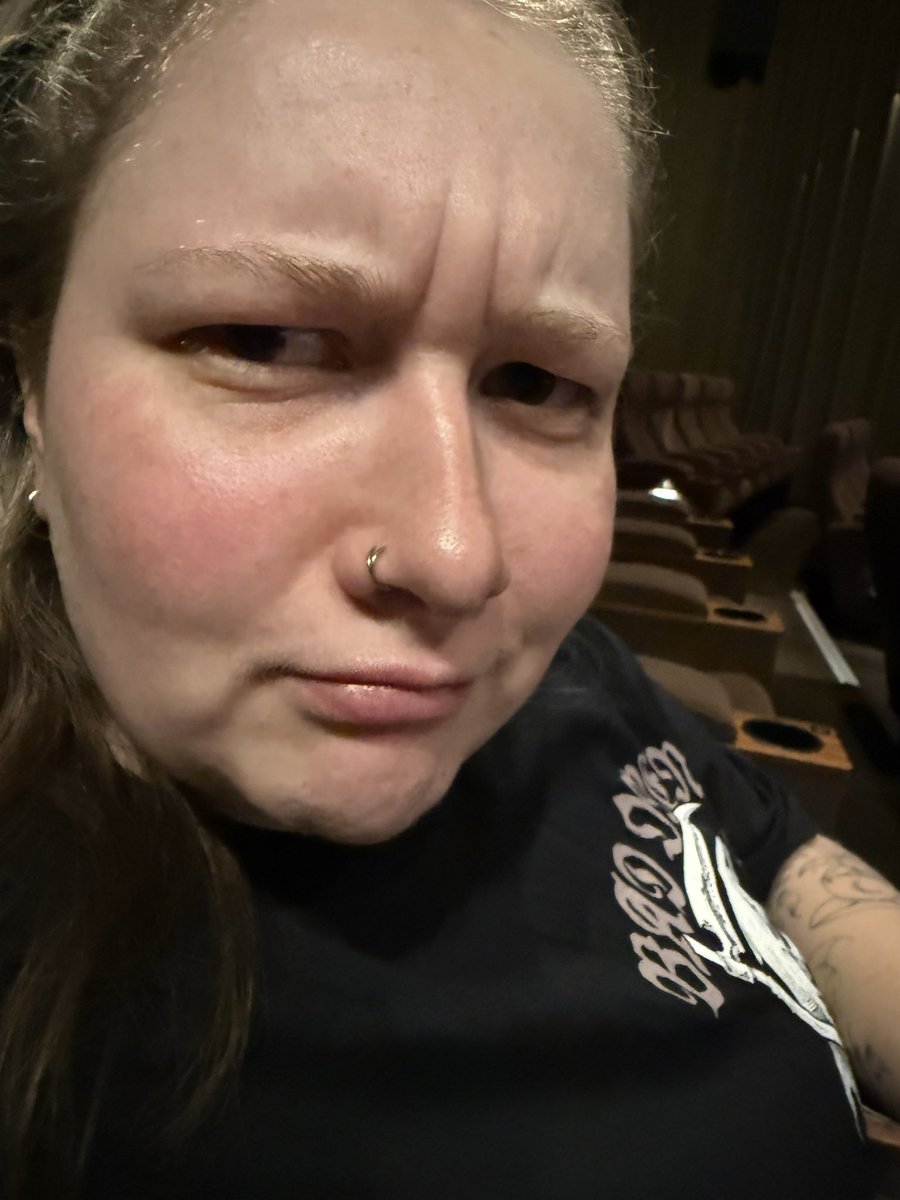 xxlaragyxx's tweet image. She’s adorable! 🥰 

two concerts! New lion king and Dear Evan Hasen! 

#Lionking #Couples #Evanhansen #musical #Badomens #Youmeatsix