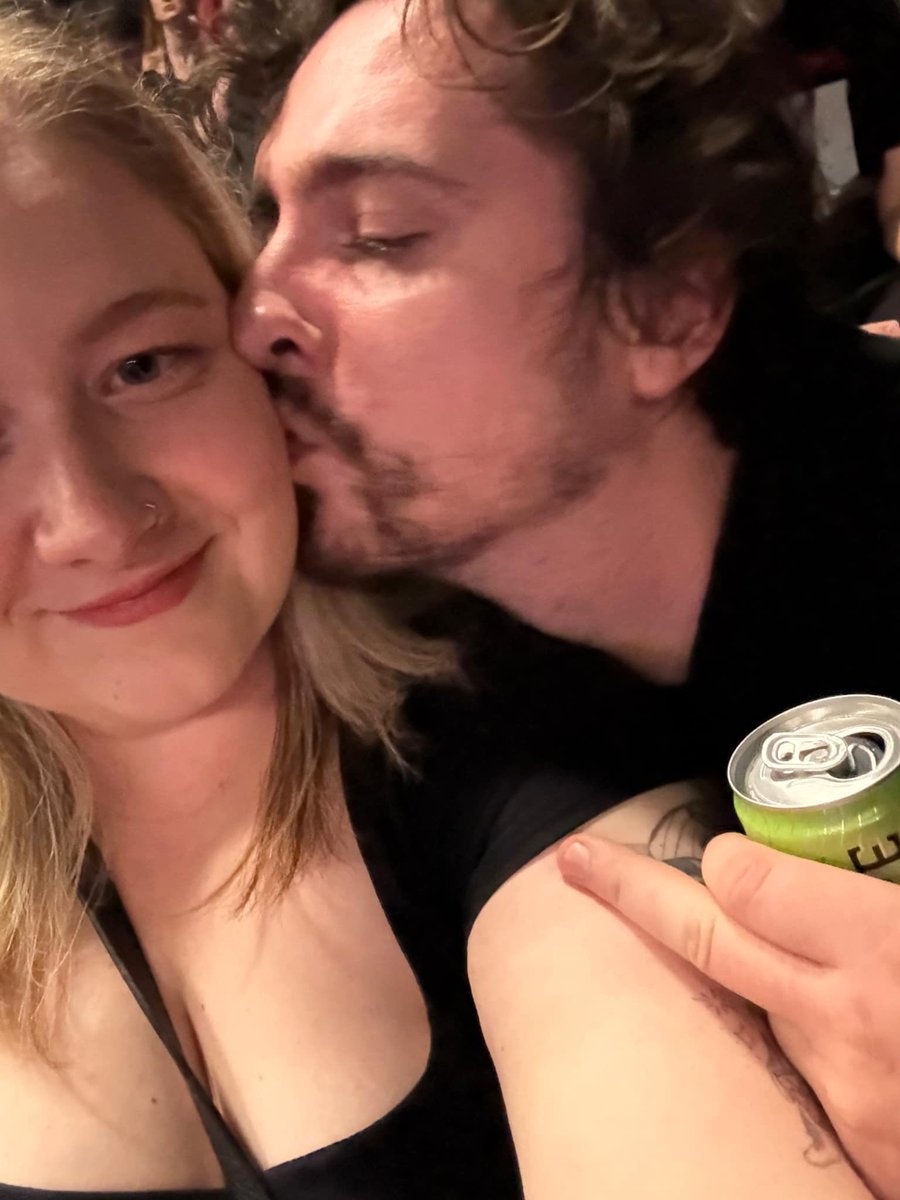 xxlaragyxx's tweet image. She’s adorable! 🥰 

two concerts! New lion king and Dear Evan Hasen! 

#Lionking #Couples #Evanhansen #musical #Badomens #Youmeatsix