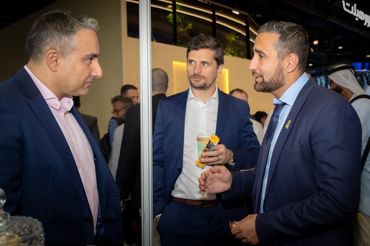 DataFlowGroup's tweet image. Day 3 of #ArabHealth2025 was a success! 🙌 We met with GCC regulatory officials and key stakeholders to discuss streamlining healthcare workforce mobility. 👥 Plus, our support team guided applicants through their verification journey.
Visit us at Booth #A70B in Main Hall 6!