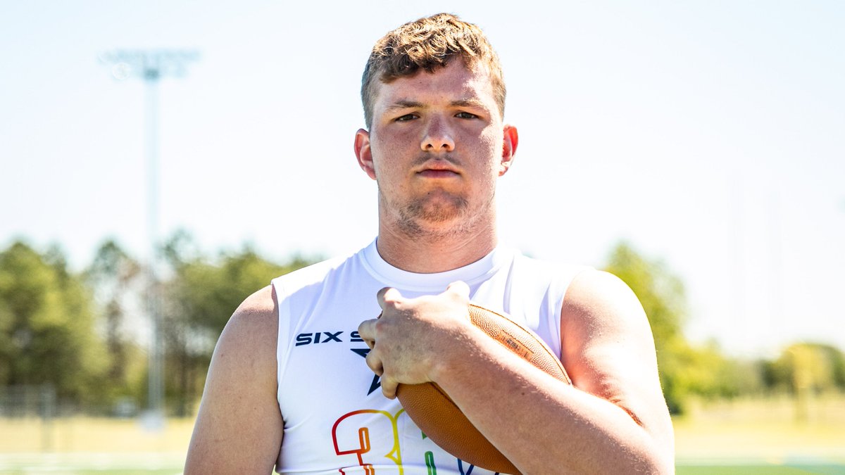 Six Star Football | PLUS+ (@sixstarfootball) on Twitter photo D1 Defenders ready for huge senior seasons: 2026 Five to come alive in ‘25
⭐️Del City's Holmes among blow up D1 defenders, who will offer next.🔥
STORY▶️🔗sixstarfootball.com/article/d1-def…
<a href="/JerrodWilliamsJ/">Jerrod Williams Jr.</a> <a href="/evenson_malaska/">Evenson Malaska</a> <a href="/LandonKing88/">Landon King</a> <a href="/R1cklanHolmesII/">Ricklan Holmes II 3⭐️</a> <a href="/_Adam_Auston/">Adam Auston</a> D1 Defenders ready for huge senior seasons: 2026 Five to come alive in ‘25
⭐️Del City's Holmes among blow up D1 defenders, who will offer next.🔥
STORY▶️🔗sixstarfootball.com/article/d1-def…
<a href="/JerrodWilliamsJ/">Jerrod Williams Jr.</a> <a href="/evenson_malaska/">Evenson Malaska</a> <a href="/LandonKing88/">Landon King</a> <a href="/R1cklanHolmesII/">Ricklan Holmes II 3⭐️</a> <a href="/_Adam_Auston/">Adam Auston</a>