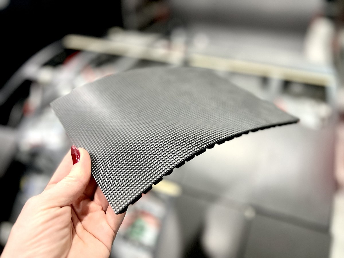 pixelflexled's tweet image. 💡 Say goodbye to rigid screens! Flexible LED screens bend, curve &amp;amp; wrap for immersive, next-level displays. Perfect for events, lobbies, &amp;amp; more!

👉 Learn why they’re a game-changer: pixelflexled.com/what-is-a-flex…

#FlexibleLEDScreens #DisplayInnovation #PixelFLEX