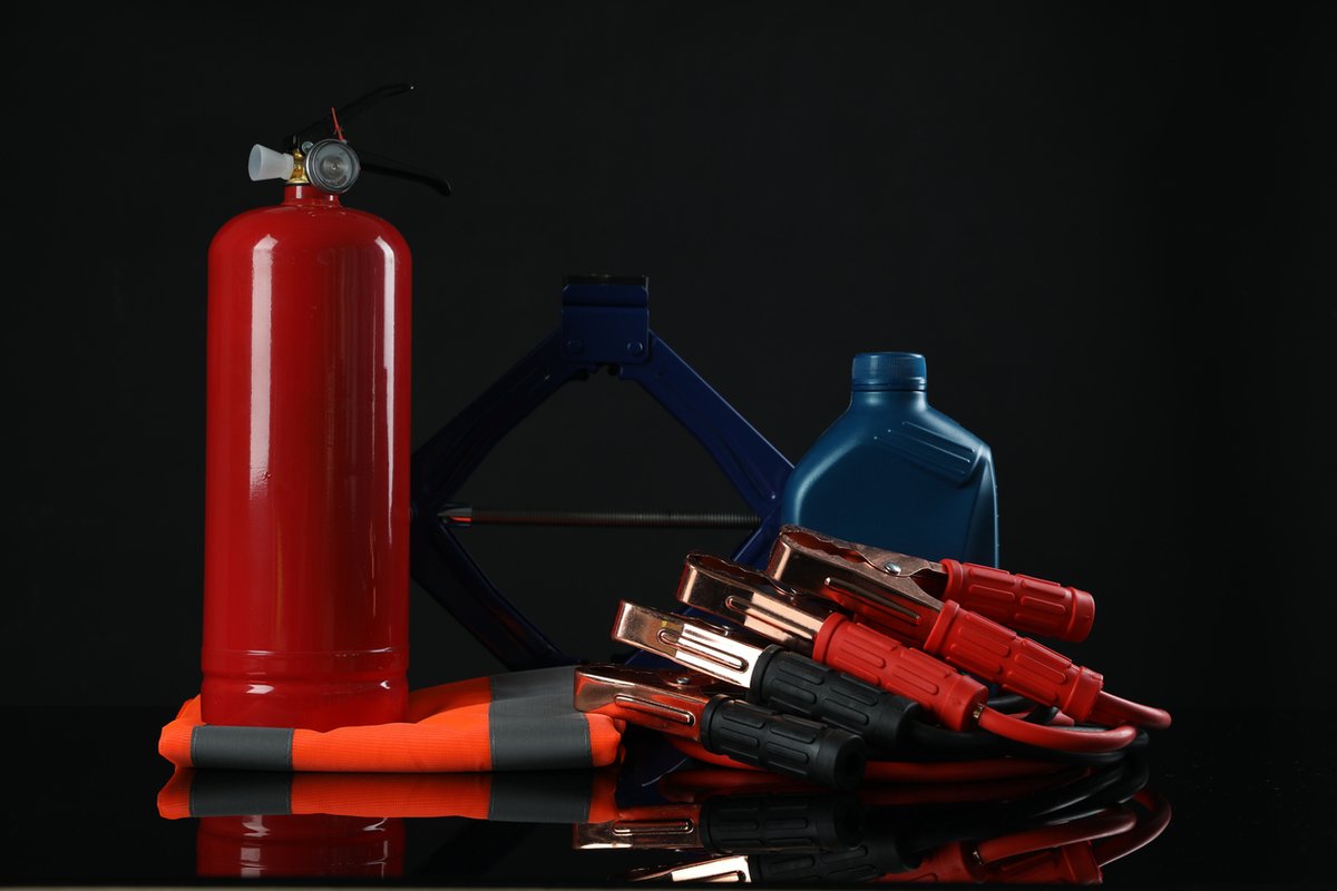 Is your trunk a little light on survival supplies? Wondering what winter tools you need to keep in an emergency kit? We’ve compiled a list of basic survival items, winter tools, vehicle recovery supplies, and more: napaautopro.com/en/preparing-a… 
#NAPAAUTOPRO #Emergencykit
