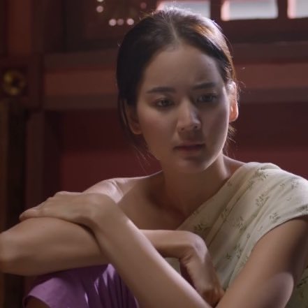 belloyem__'s tweet photo. "ถ้าเป็นยุคปัจจุบันนะ ออกโหนกระแส เปิดรับบริจาคผ่านเฟสบุ๊ค ผ่านทวิตไปนานละ ลำดวนก็คงจะได้ออกจากซ่องไปแล้วแหละ"

"คิดถึงพี่หนุ่มชิบเป๋งเลย"

อห555555555555555555555555555555555555555 ไดอะล็อคเข้าเส้นเกินค่ะ ชั้นเหนื่อยมากนะ 😂

#คุณพี่เจ้าขาEP3 https://t.co/K7H8txk7mA