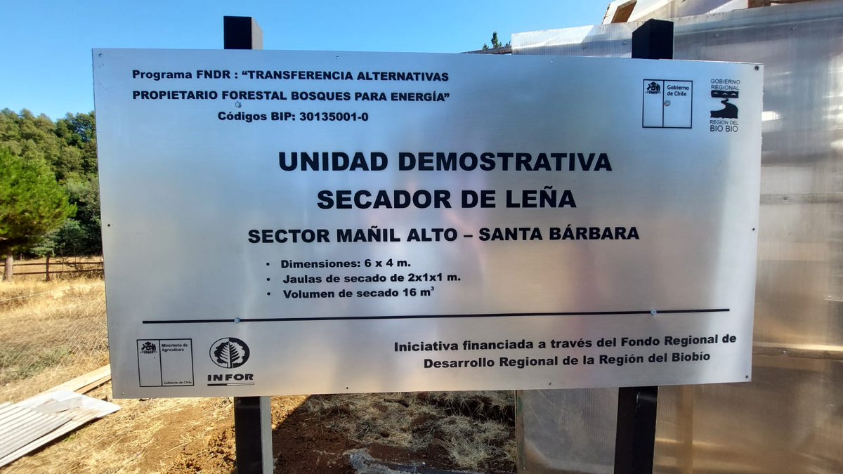 INFOR_Minagri's tweet photo. 🗣️INFOR  Sede Biobío inauguró una unidad demostrativa de secado de leña 🪵con paneles solares en la comuna de Santa Bárbara.🌳

✅️ La iniciativa, financiada por el GORE Biobío y apoyada por Indap y la Municipalidad de Santa Bárbara, busca fortalecer la industria de los ➡️ https://t.co/9gYTVliZ9F