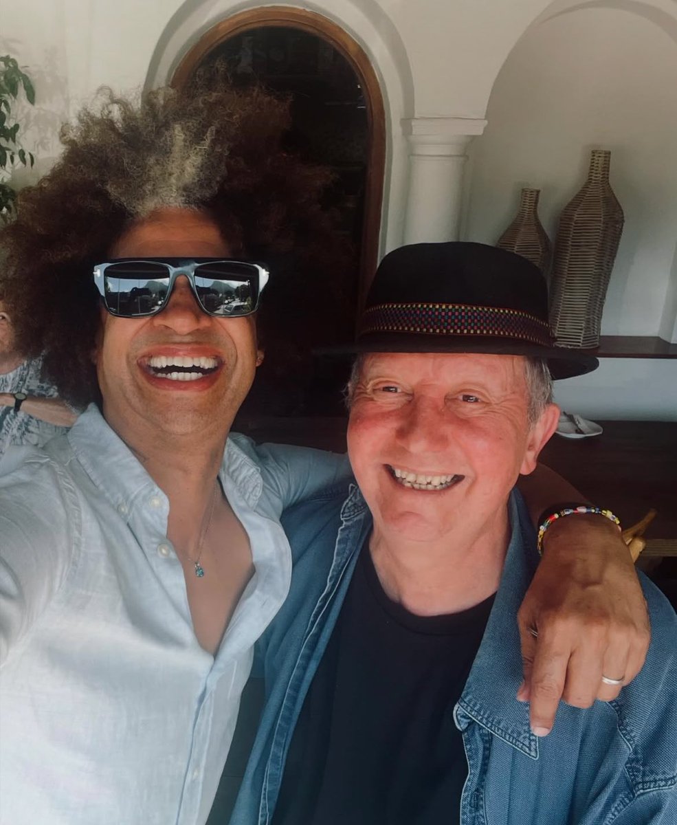 marclottering's tweet photo. "Hie siddie Manne" Ja ja ja man, HIER SIT DIE MANNE ♥️ I love this man for a million reasons.  Lunch today was Phenomenal ♥️ #DavidKramer 🔥 https://t.co/5G8uSAFTLI