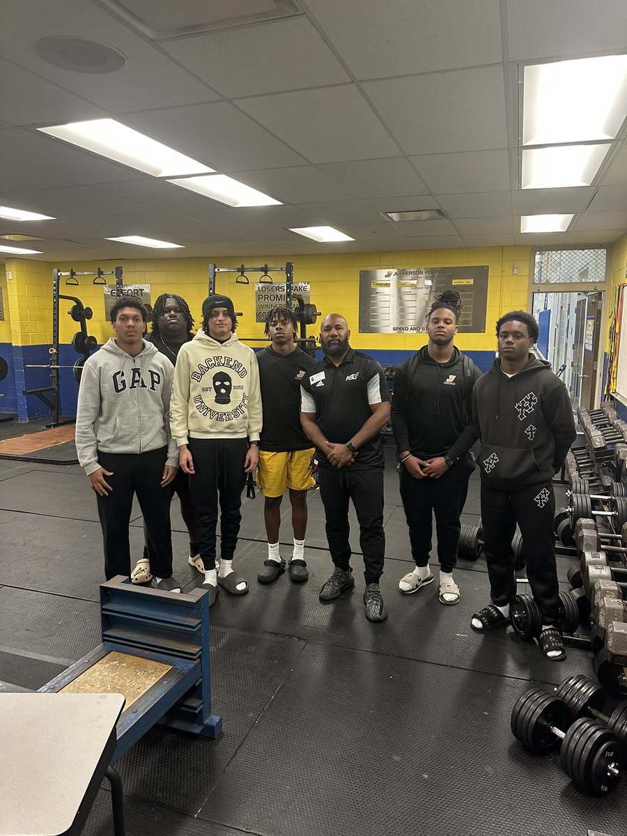 Got a chance to hit the road and recruit my home town!! Tampa ASU is in the building!! First stop recruiting the J-Boys at Jefferson High School! #swarmas1