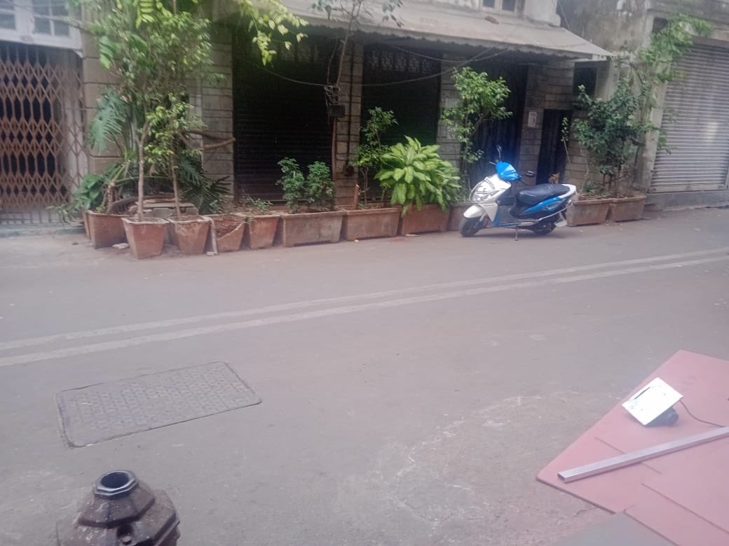 adwait_bjp's tweet photo. @rahulnarwekar Ji &amp; Assistant Commissioner @mybmcWardA Encroachment taking up all over footpath &amp;  Road. Keeping Cement Pots
Request You legal action must be taken immediately. But it’s been 36 Days No Action Taken till Now Add :- Sindhu House 3/5 Nanabhai Lane, Fort, Mum :- 1 https://t.co/kAV0rIEpAn