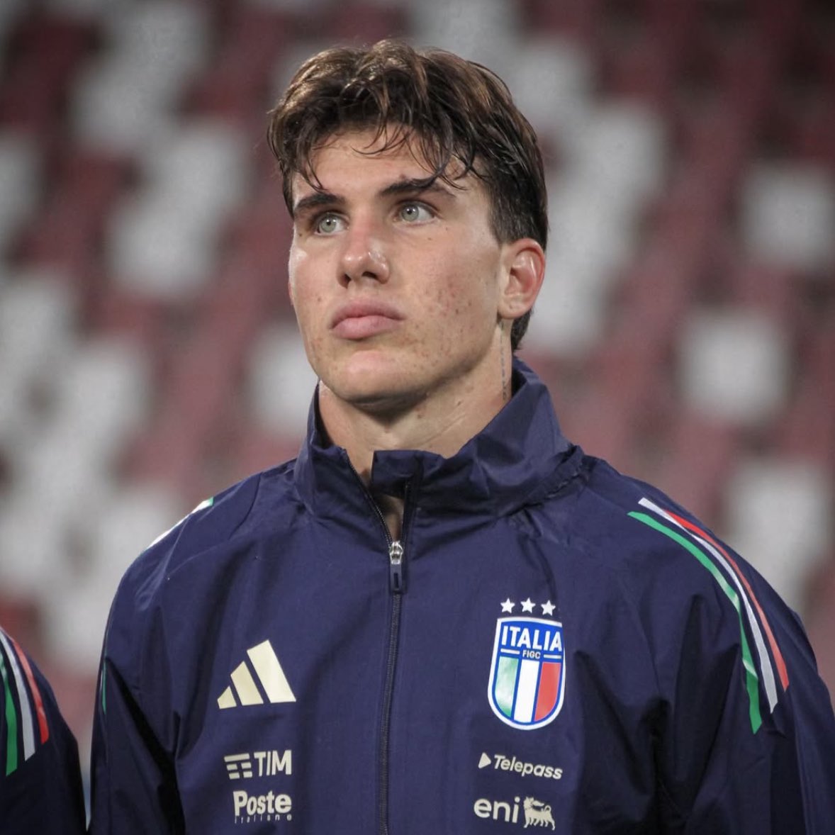 FabrizioRomano's tweet photo. 🚨🔵 Chelsea keep working on outgoings as Aston Villa have sent official bid for Axel Disasi.

Loan proposal with fee + salary coverage, up to Chelsea.

Lazio have still no full agreement on Cesare Casadei’s salary as of now while talks continue. More clubs also called Chelsea. https://t.co/BE5TUI81bf