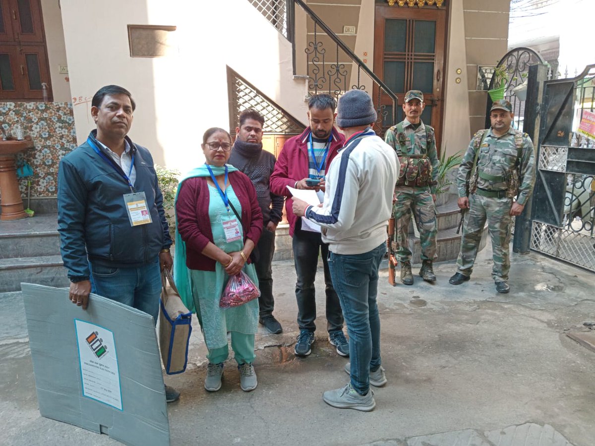 Returning Officer AC-63 Seemapuri tweet media