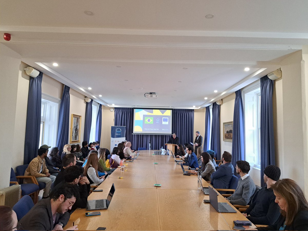 We are happy to start with a full room! 

#EthicsAndPrivacyWeek #DCU