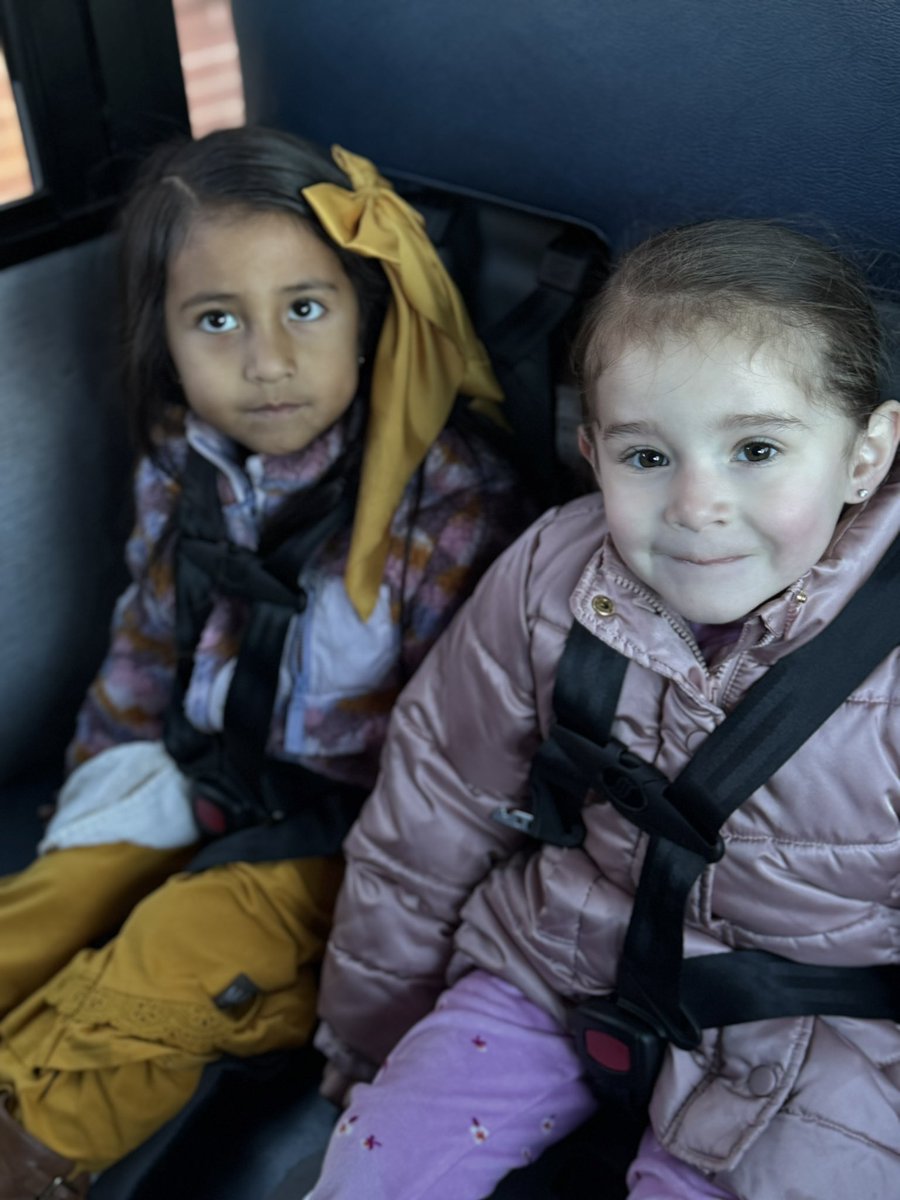 RCPS_EarlyLearn's tweet image. Field trip vibes
#fieldtrip #fieldtripping #musical 
#musicalperformance #thewiz #pat #dph