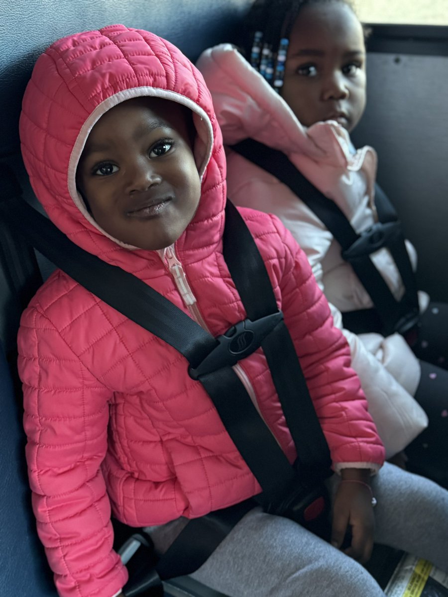 RCPS_EarlyLearn's tweet image. Field trip vibes
#fieldtrip #fieldtripping #musical 
#musicalperformance #thewiz #pat #dph