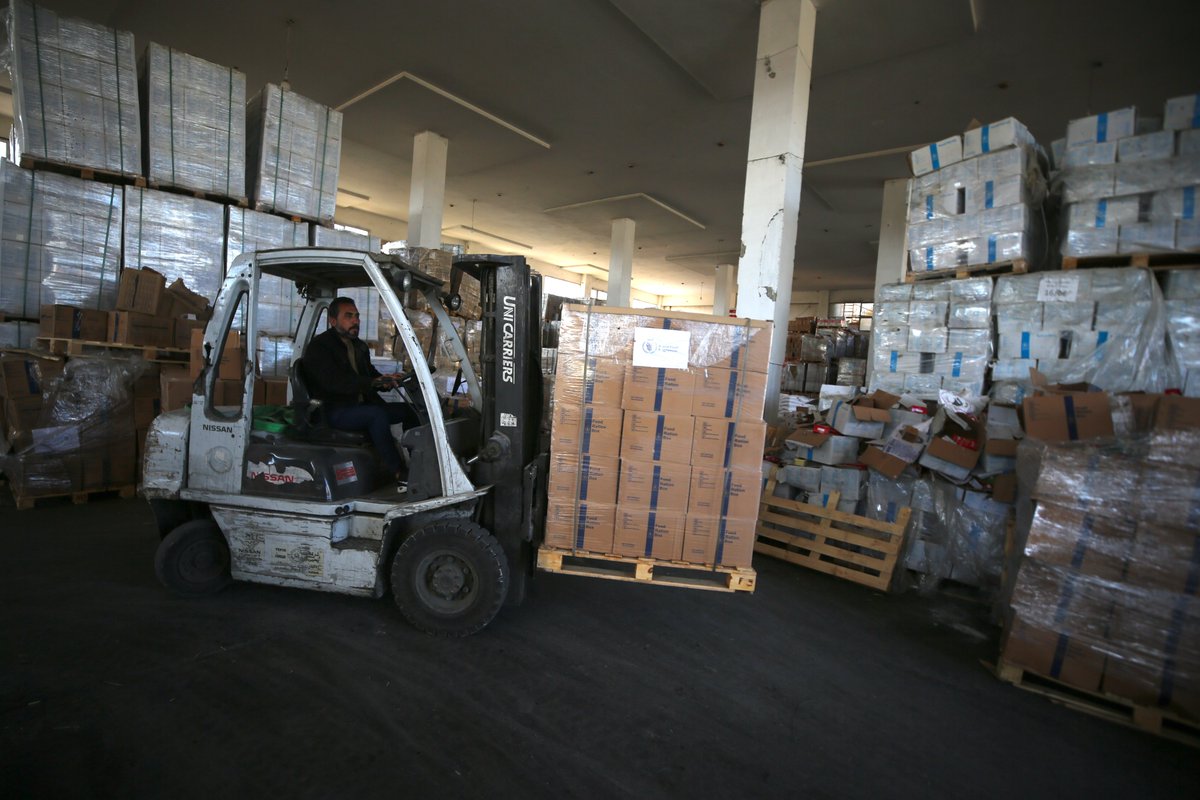WFPSupplyChain's tweet photo. For #WarehouseWednesday, we spotlight our warehouse in Khan Younis, #Gaza, where our team is dispatching food that arrived through the Karem Shalom crossing earlier this week.

Since the beginning of the #ceasefire, @WFP has delivered over 10,100 metric tons of food to Gaza 🚚📦 https://t.co/0N19qTbkS0