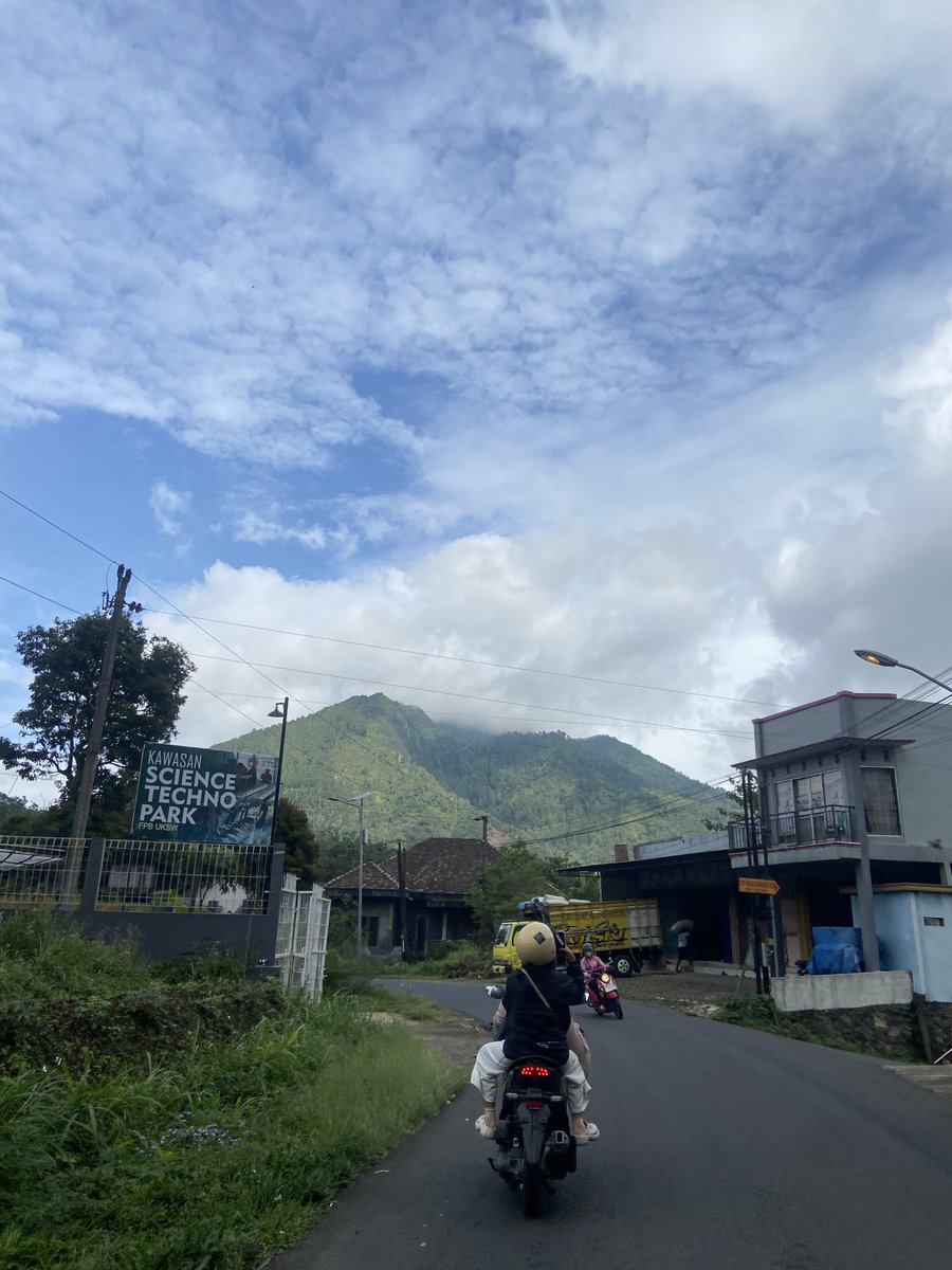 chlesies_'s tweet photo. hari penting mas-mas swasta https://t.co/uOxfT1gm7R