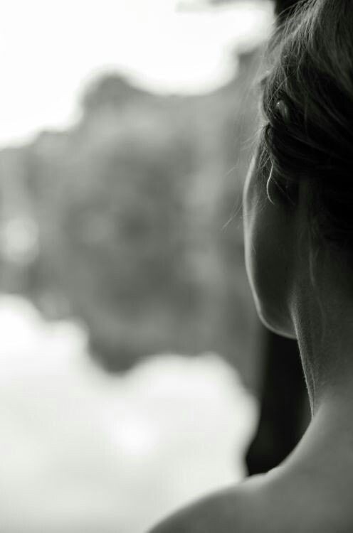 __

Yıllarını beraber geçirmişsin,

Ama el ele yürümemişsin!

__