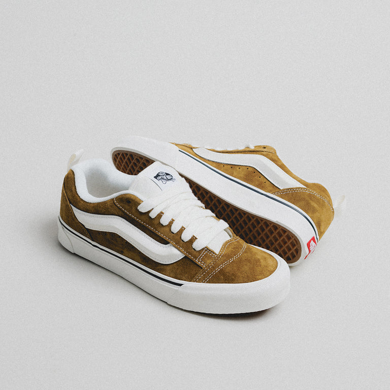 sdmlinks's tweet photo. 🚨 Promoção Inédita:
🔥 O fenômeno.

Vans Knu Skool "Suede Pack"
De R$699,99 | Por R$476,00

Na Vans: https://t.co/qxlavV5J6S https://t.co/vB3A5JpFYg