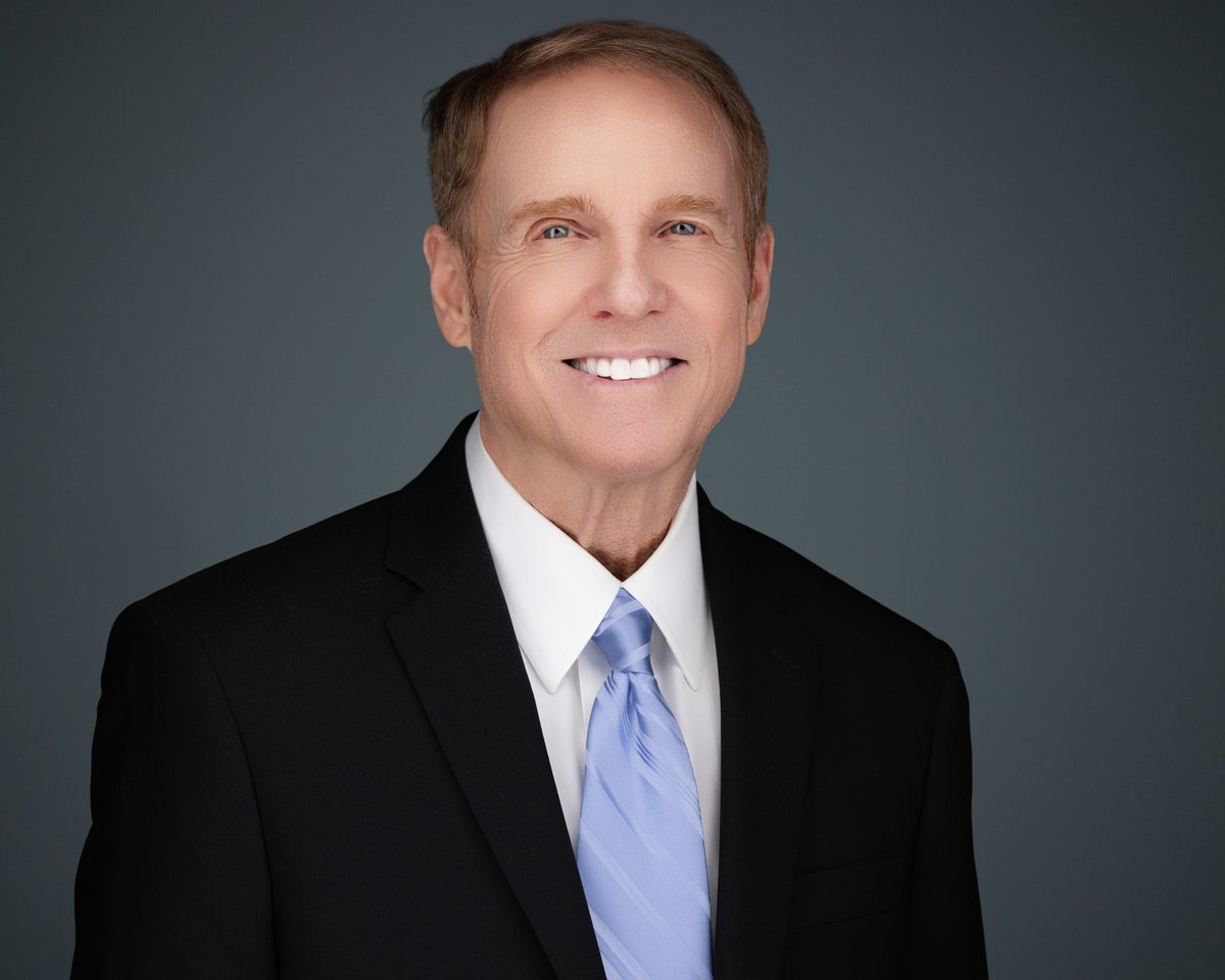 peteszpakowski's tweet image. Impress potential employers with a professional headshot on LinkedIn!

Our experienced photographers will capture your best angles and help you look your best.

2mmheadshots.com 

#DallasHeadshots #LinkedIn #ProfessionalProfile