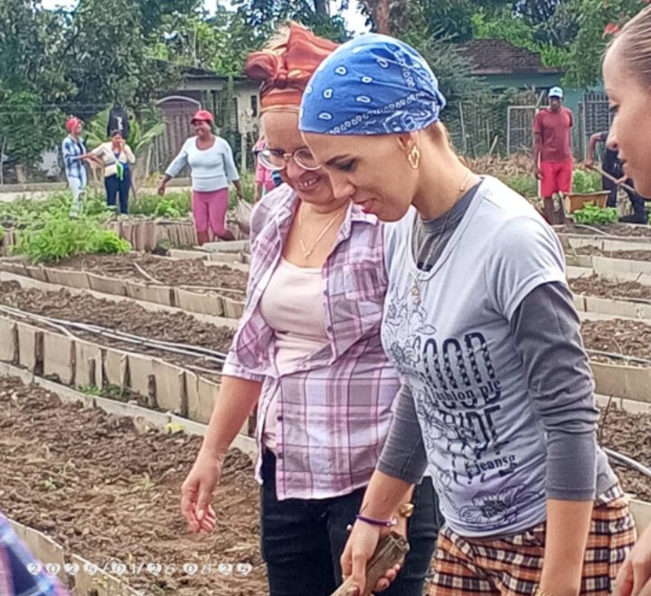 También desde el surco se defiende a la patria, el aporte de nuestro centro a la producción de alimentos.
<a href="/AleidaSuarezSa2/">Aleida Suarez Sanchez</a> <a href="/LHierresuelo/">Luis Hierresuelo</a> <a href="/OdalisPerez79/">Odalis Perez</a> 
<a href="/PlutinArgelio/">Argelio Plutin</a>  <a href="/dme2frente/">DME - Segundo Frente</a> <a href="/dpestgo/">DGE Santiago de Cuba</a> #PrimeraInfanciaImporta #SegundoFrente