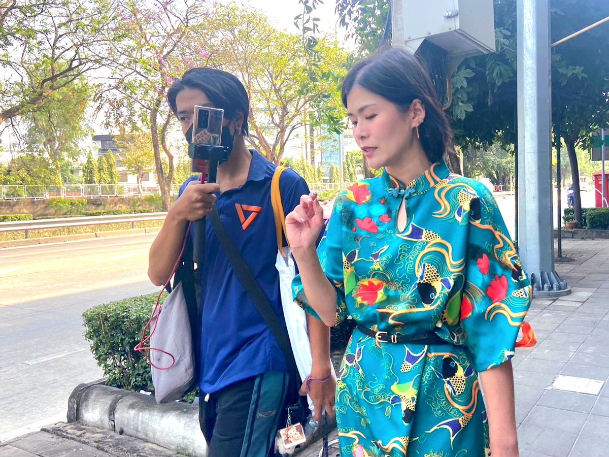 [ แจกปฏิทินรับตรุษจีนเส้นประชาชื่นงั้บ 🥰🧧]

เนอส ทีมงาน และสส.กานต์ กานต์ ภัสริน รามวงศ์ ลงพื้นที่แจกปฏิทินริมถนนประชาชื่น จากแยกประชาชื่นถึงทางรถไฟบางซ่อนค่ะ

เนอสถือโอกาสแวะไปหาพี่ๆ ตึกแถวช่วงถนนประชาราษฎร์สาย 2 บริเวณแยกเตาปูนที่มีปัญหาเรื่องฟุตบาทพัง น้ำท่วมขัง