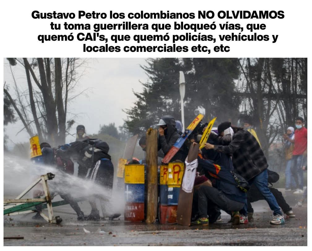 KLea79107265's tweet photo. #NOLVIDAMOS
Aureliano Buendia perdón @petrogustavo esta es su Carta d Presentación, sus manos nunca estarán limpias, siempre tendrán SANGRE y CAOS. https://t.co/AT70ofKIAU