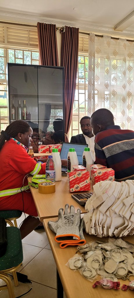 Engsol_UG's tweet photo. CUSTOMER ENGAGEMENT ALERT!
Our dedicated sales and marketing team is on-site, ready to assist you with all your agricultural machinery needs and inquiries.
📌 Enjoy special discounts on selected spare parts available now.
#EngsolMbarara #TractorTraining #AgriculturalMachinery https://t.co/K8r8bHsBHv