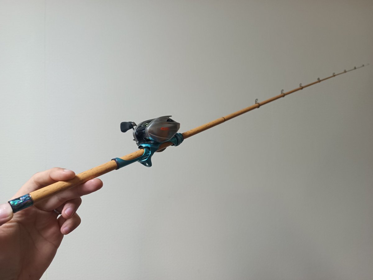 Gautraman's tweet photo. 【自分用】世界最小(自称)仕舞寸16cm、ルアー用テレスコでは世界最軽量(自称)アンダー30gのロッド完成！ただの狂気です。
超軽量リールシート&amp;フードナットを実現するギミック等、詳細はブログにて。
https://t.co/mwOZrAFPPT https://t.co/FKGYy2v9Lu
