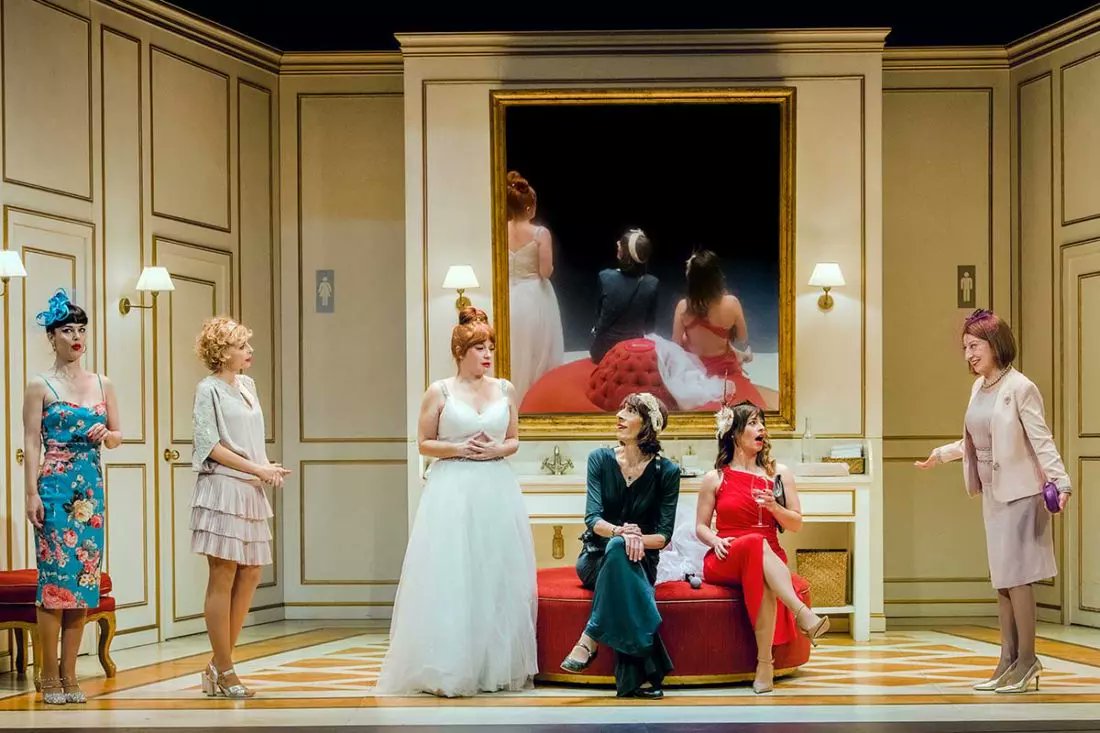 PROMO - 'La madre que me parió' 🤣
Una comedia de enredo, donde madres e hijas se ven reflejadas... ¡porque las hay de todos los perfiles!
Corre al <a href="/teatrolara/">Teatro Lara</a> a reír a carcajadas. ¡Y más con este descuento exclusivo y limitado del 15% en tus entradas! 👉 bit.ly/47fdfnI