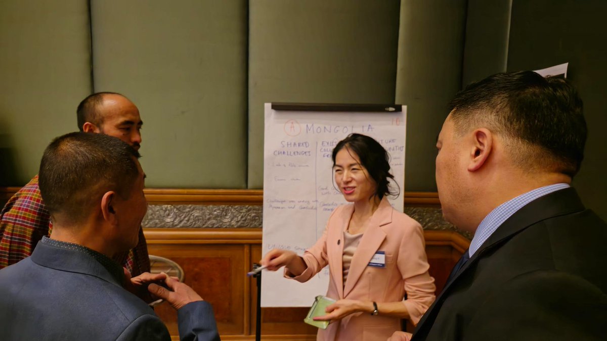 baliprocessrso's tweet image. 🔎What are the key migration patterns, people smuggling and trafficking in persons routes observed in #BaliProcess Member and Observer States? How can targeted intervention and collaboration enhance prevention and response efforts?

🗺️Participants took part in a mapping exercise