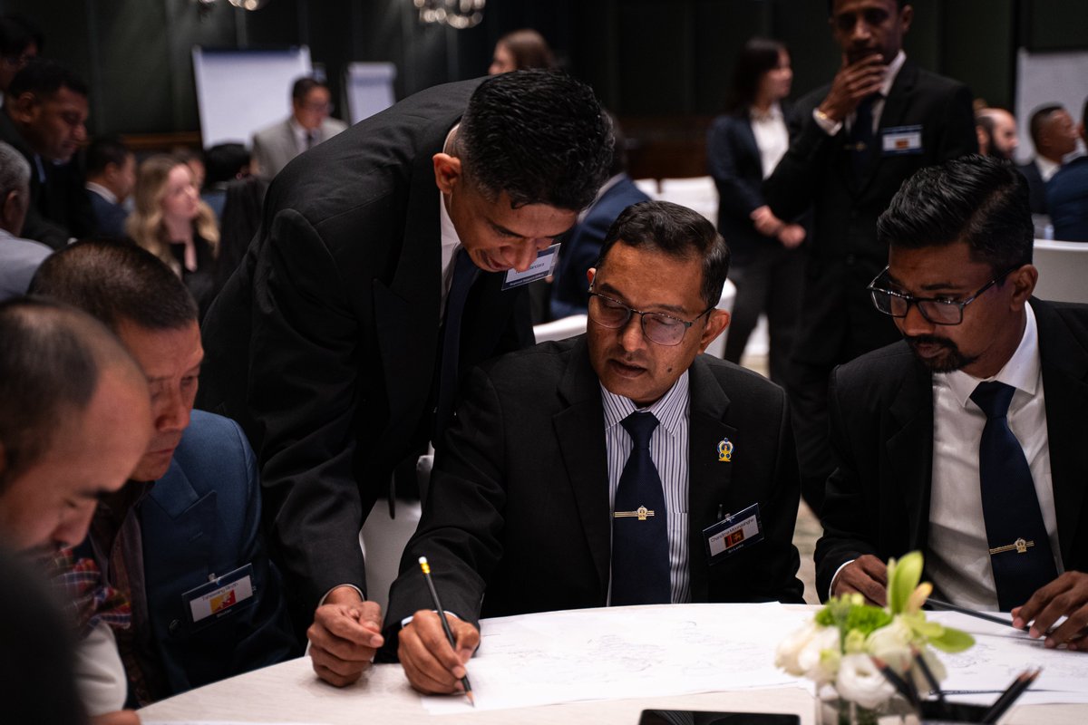 baliprocessrso's tweet image. 🔎What are the key migration patterns, people smuggling and trafficking in persons routes observed in #BaliProcess Member and Observer States? How can targeted intervention and collaboration enhance prevention and response efforts?

🗺️Participants took part in a mapping exercise