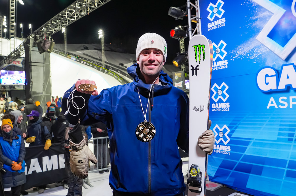 Trotz der eisigen Temperaturen am Buttermilk Mountain heizten die Monster Energy-Rider am ersten Tag der X Games Aspen 2025 die ausverkaufte Menge ordentlich an. 👏👏👏 
Hier geht’s zu den Highlights!! 
🔗 monsterenergy.com/de-at/news/

#MonsterEnergy #Aspen #XGames