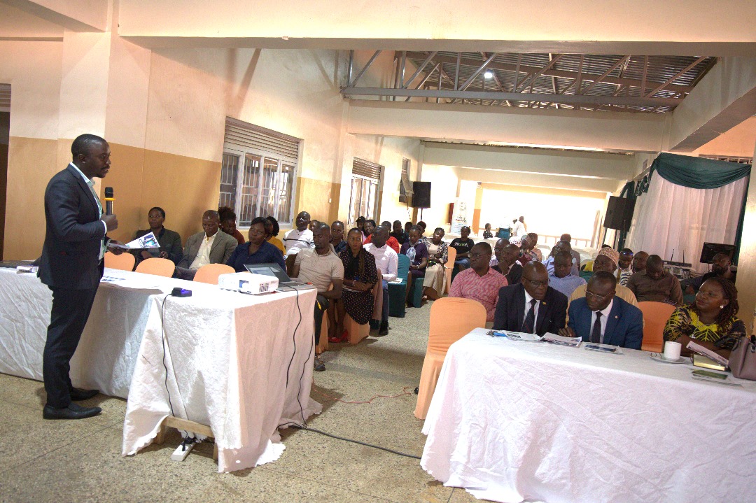 NREP_Uganda's tweet image. During the Masaka Outreach Campaign, Dr. @NicMukisa  launched the #BCCeC Project, sharing key findings &amp;amp; emphasizing the benefits of clean cooking technologies like #EPCs: time-saving, cost-effective &amp;amp; eco-friendly. 

🌍💡Let&apos;s advocate for the transition to clean cooking!…