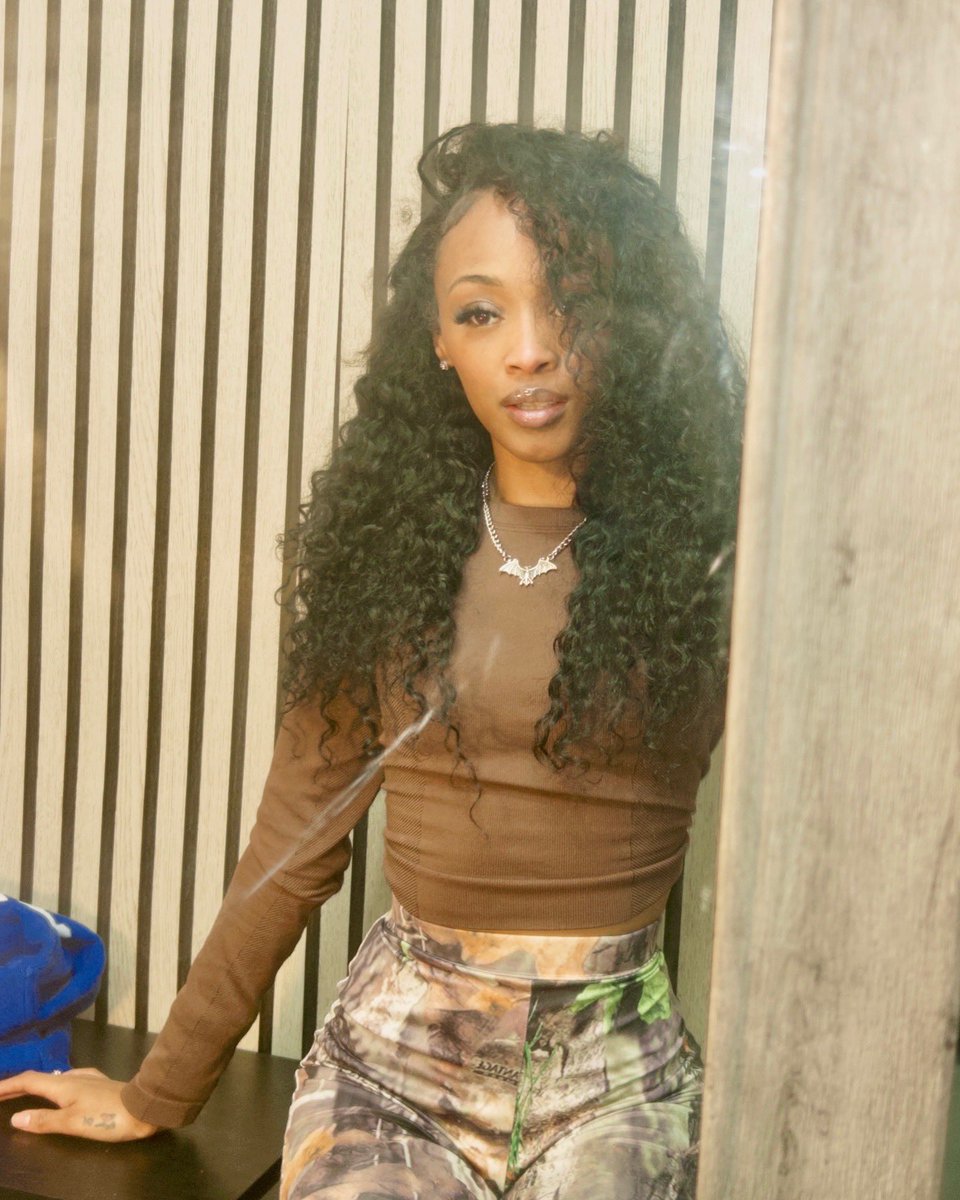 blaccmontanaa's tweet photo. & just like that π§πΎββοΈ #streammymusic https://t.co/7JLTIKboDR