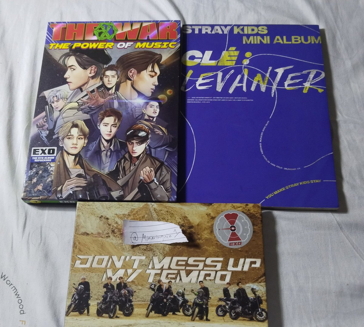 Minaringuin1's tweet photo. qs! 
Lfb/wts

Exo and Straykids albums

Take all for ₱250

*See pic for inclusions

MOP: Gcash
MOD: J&amp;T
Loc: Davao City https://t.co/r52kPVPlvd