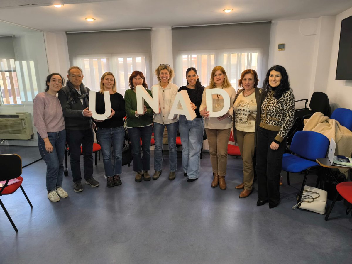 UNADenred's tweet photo. Ayer se reunió nuestra Comisión de Intervención👏
Una sesión en la que comenzaron a organizar una jornada sobre comunidades terapéuticas (de la que ya os daremos más info😉) y siguieron trabajando en el modelo de intervención de la #RedUNAD 💚 https://t.co/nPOM5mizZt