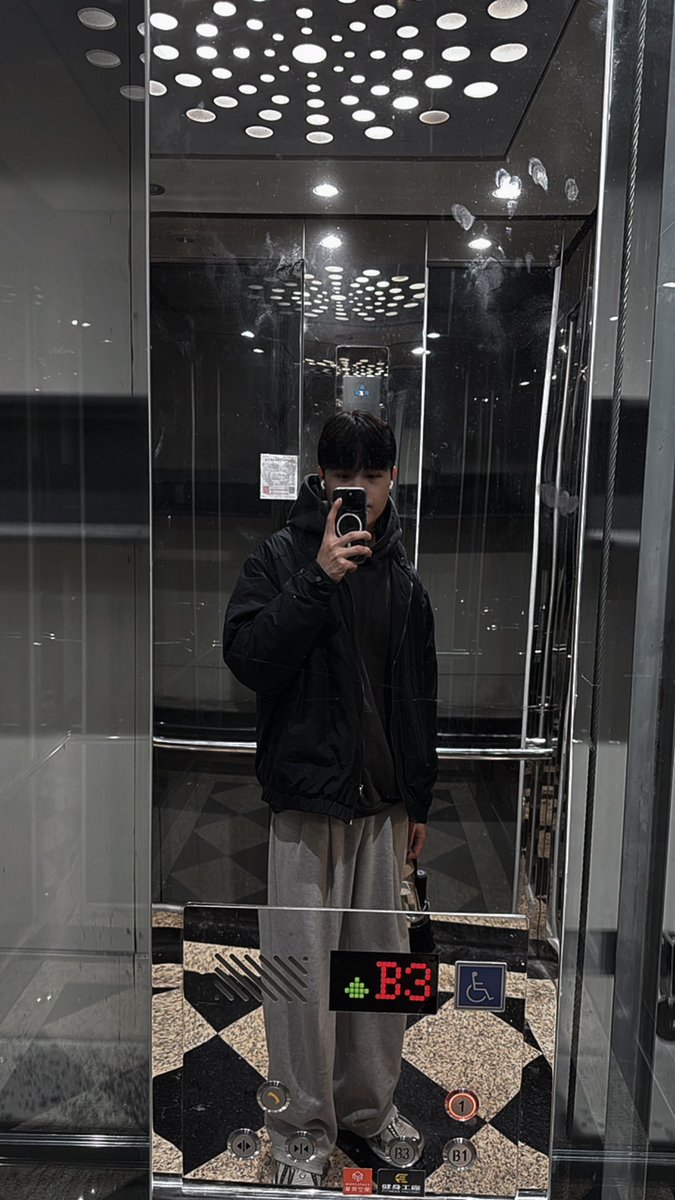 過年好無聊….
大家都在幹嘛
#台北 #單男