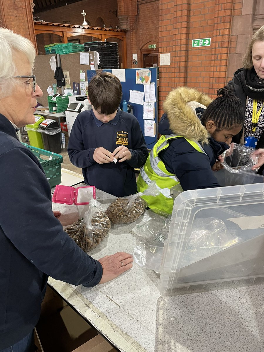 Immanuel & St Andrew CE Primary School (@immanuelprimary) on Twitter photo The worship leaders are so enjoying their trip to <a href="/foodbankNorwood/">Lambeth and Croydon Foodbank</a> we’ve been working hard to help as well! The worship leaders are so enjoying their trip to <a href="/foodbankNorwood/">Lambeth and Croydon Foodbank</a> we’ve been working hard to help as well!