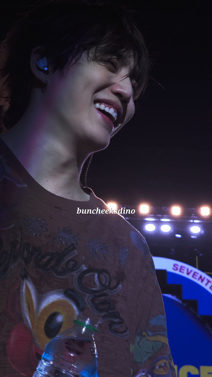 beautiful gorgeous man. didn't even know he was in front of me until i looked up

#SCOUPS #에스쿱스 #승철 
#SEUNGCHEOL #SVT #SEVENTEEN #세븐틴 #SEVENTEEN_RIGHT_HERE_IN_SINGAPORE