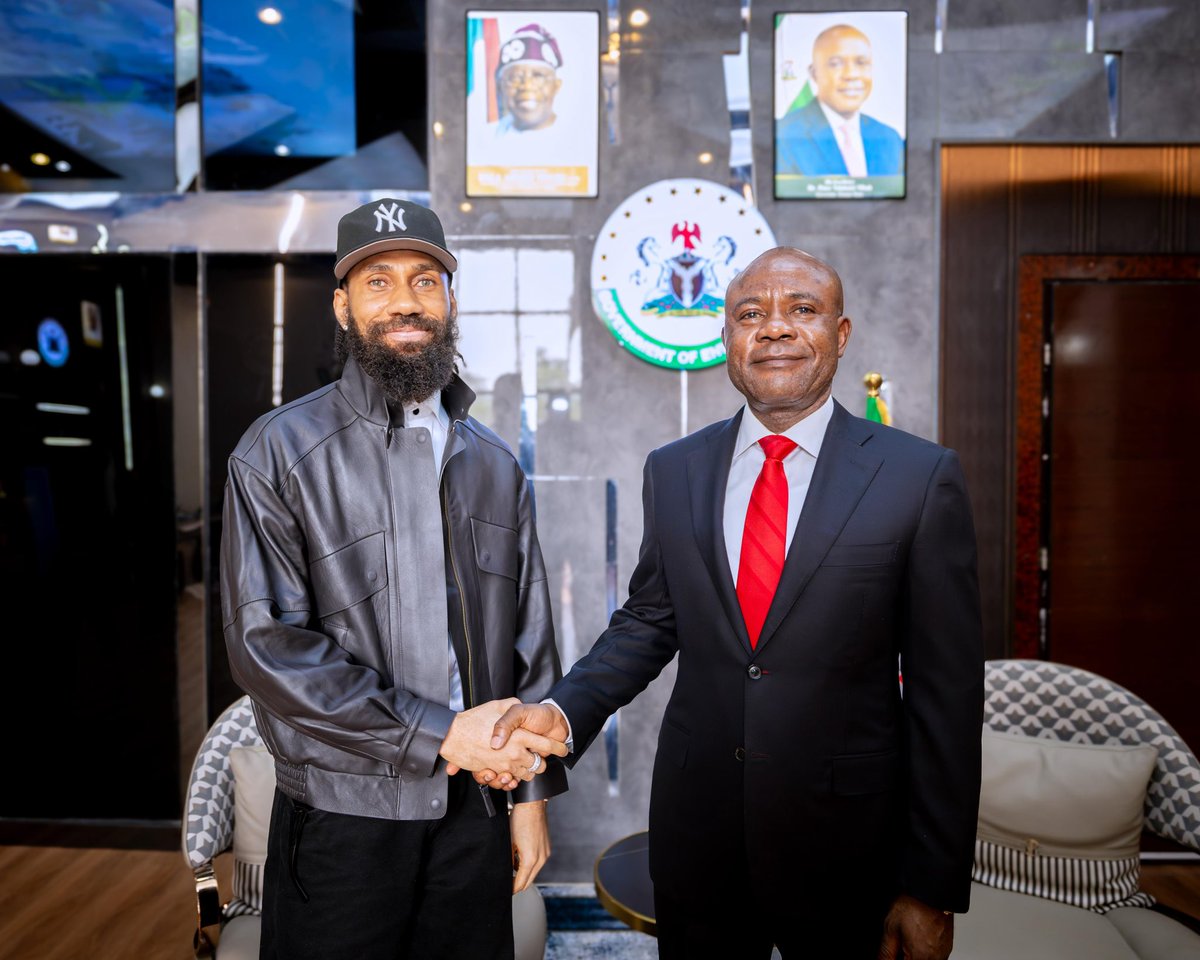 geeztvofficial's tweet photo. Renowned Igbo rapper, singer, and songwriter Phyno a.k.a Ezege Igbo n'ile, officially announce 2025 concert “Phynofest” which is coming up on 29th November 2025 in Enugu State, after meeting with the Enugu state Governor Peter Ndubuisi Mbah.
#Phynofest 2face | Annie | Peter Obi| Toke |Asake | #Genz