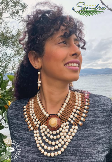 Belleza sostenible hecha a mano por comunidades indígenas del Amazonas.
Joyas únicas creadas con biomateria y elementos naturales. La moda que conecta con la naturaleza y el planeta.
<a href="/sembra/">Almudena</a>.biojoyas

#JoyasSostenibles #ModaConsciente #SembraBiojoyas